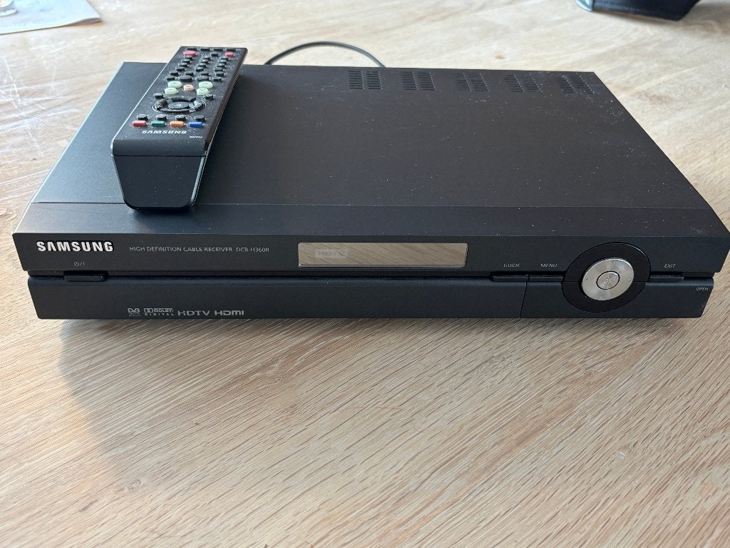 Samsung HD cable receiver DCB-H360R + afstandbediening, Ophalen, Gebruikt