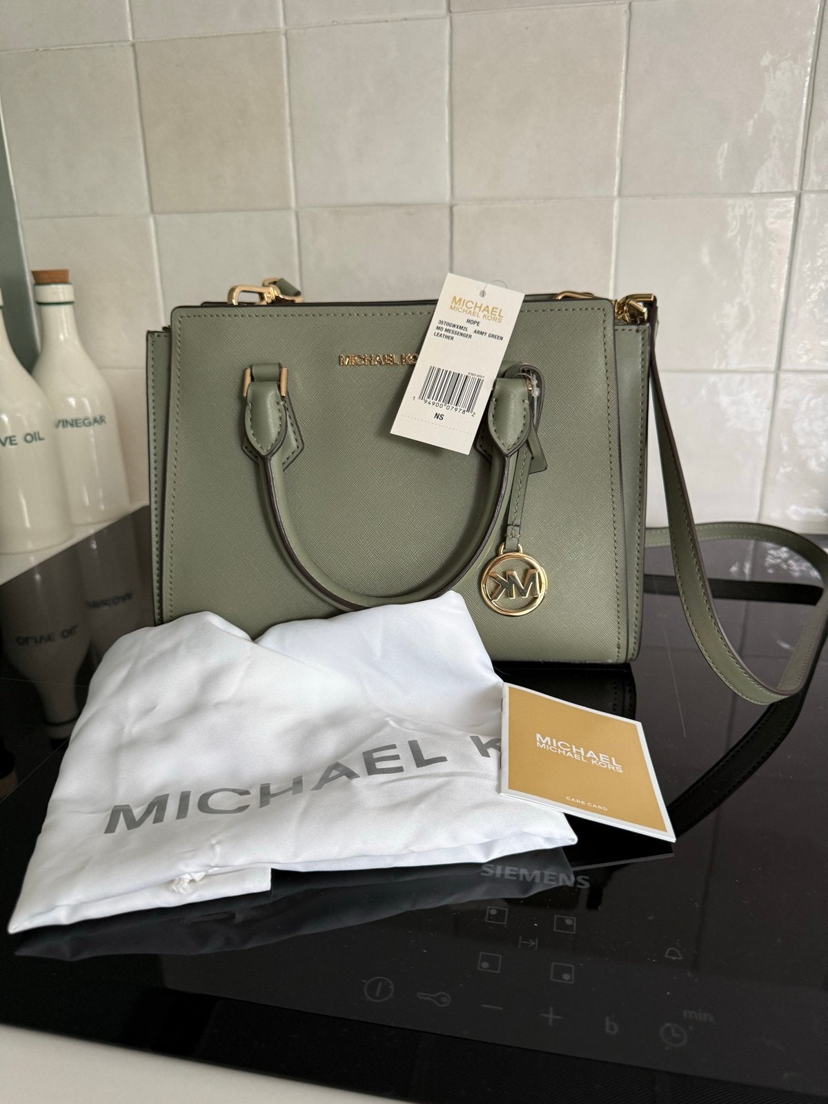 Michael Kors Hope MD Messenger handtas - Army Green, Ophalen of Verzenden, Nieuw, Groen, Handtas