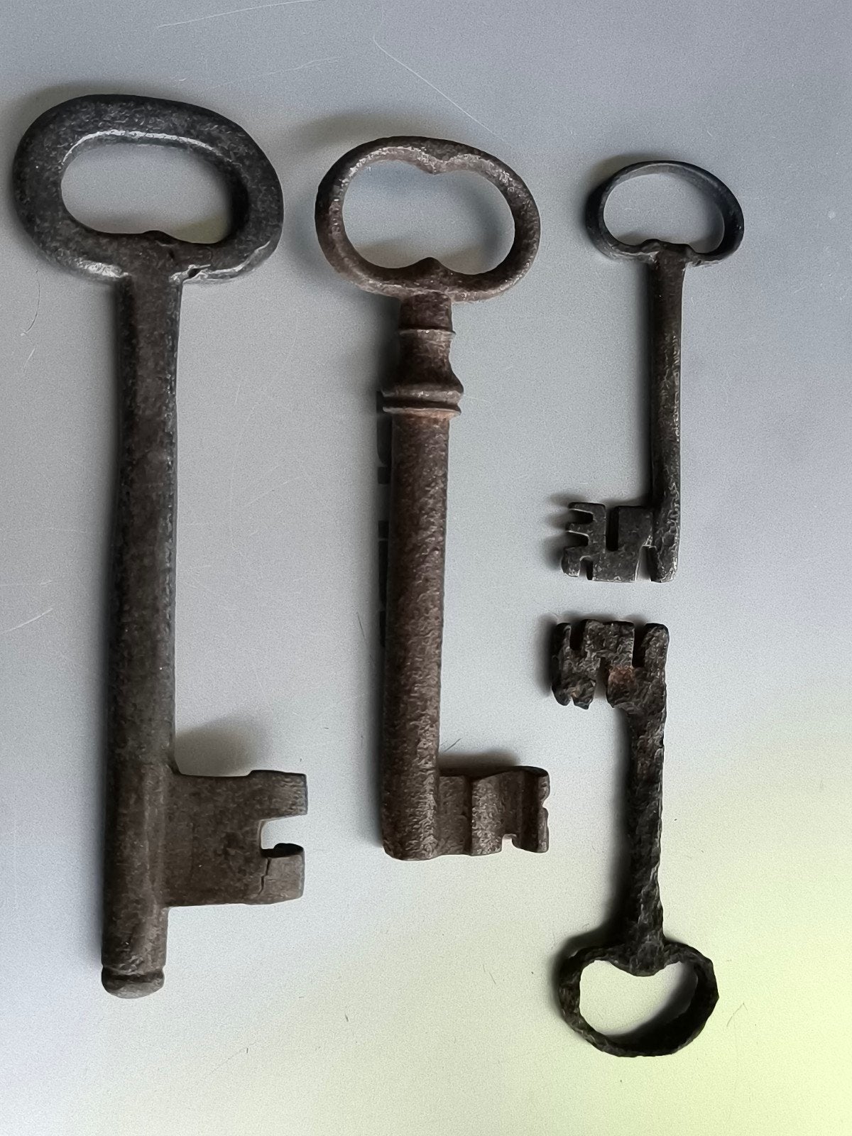4xsleutel ijzer 16e eeuw, Ophalen of Verzenden