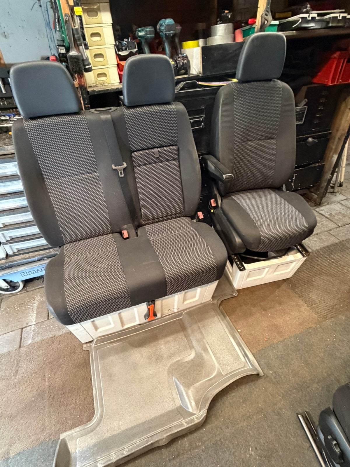 Mooie setje stoelen voor sprinter 906/crafter bank plus best, Auto-onderdelen, Ophalen of Verzenden, Gebruikt, Mercedes-Benz