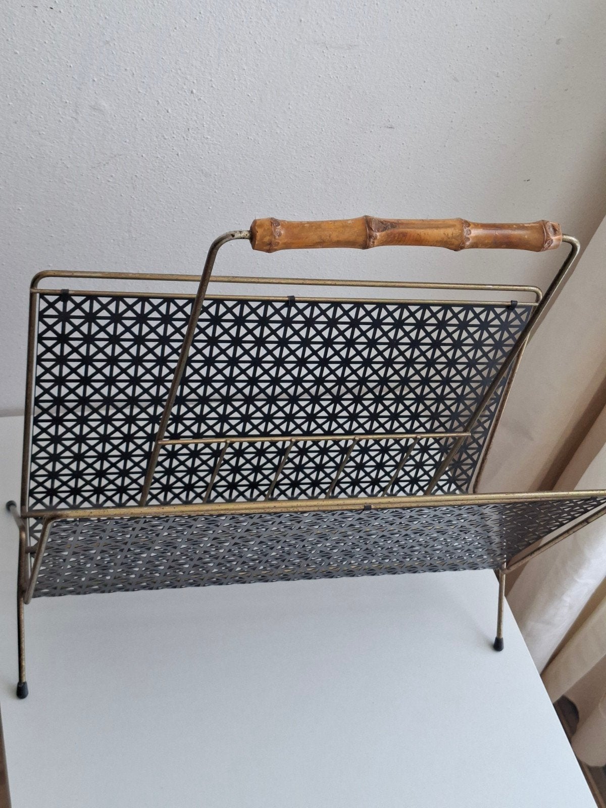 Vintage Krantenbak /tijdschriftenrek, Metaal, Geschikt voor vinyl, Krantenbak, Vintage