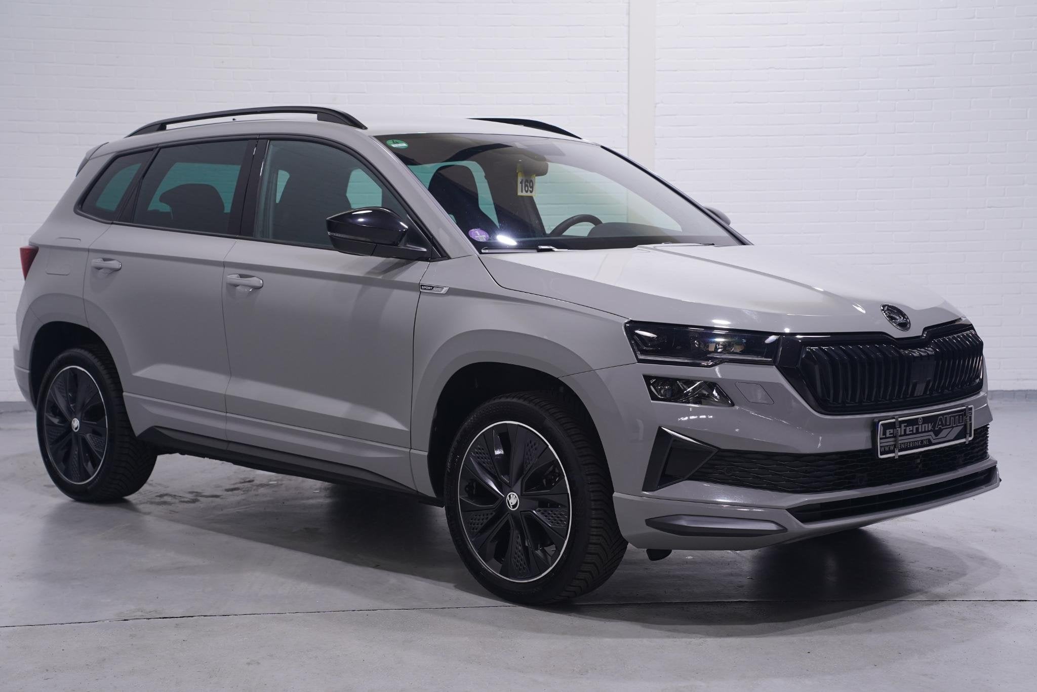 Skoda Karoq 1.5 TSI ACT Sportline Business NAP Camera Wegkla, Stof, 4 cilinders, 150 pk, 1299 kg