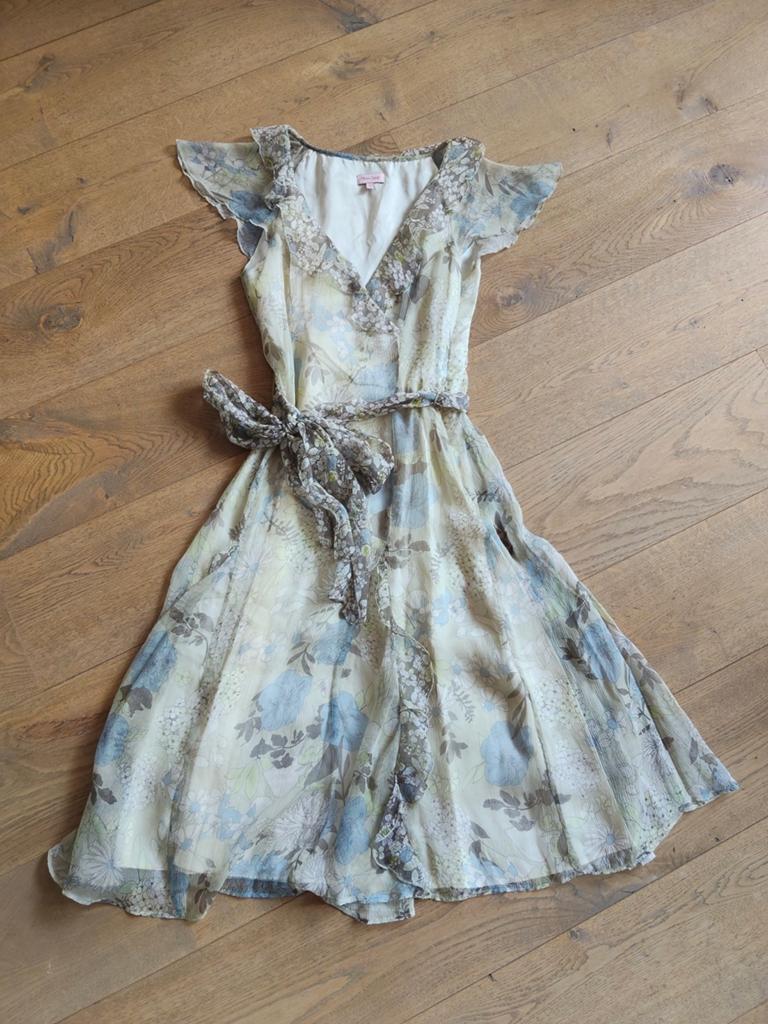 Phase Eight silk floral dress size 8, Beige, Ophalen of Verzenden, Zo goed als nieuw, Phase Eight