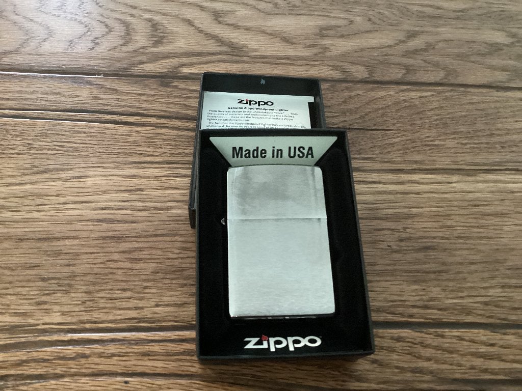Zippo aansteker helemaal nieuw, Ophalen of Verzenden, Nieuw, Aansteker