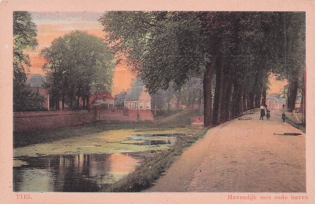 Tiel - Havendijk met oude haven kinderen op weg (1918) FRAAI, Ophalen of Verzenden, Voor 1920, Gelopen, Gelderland