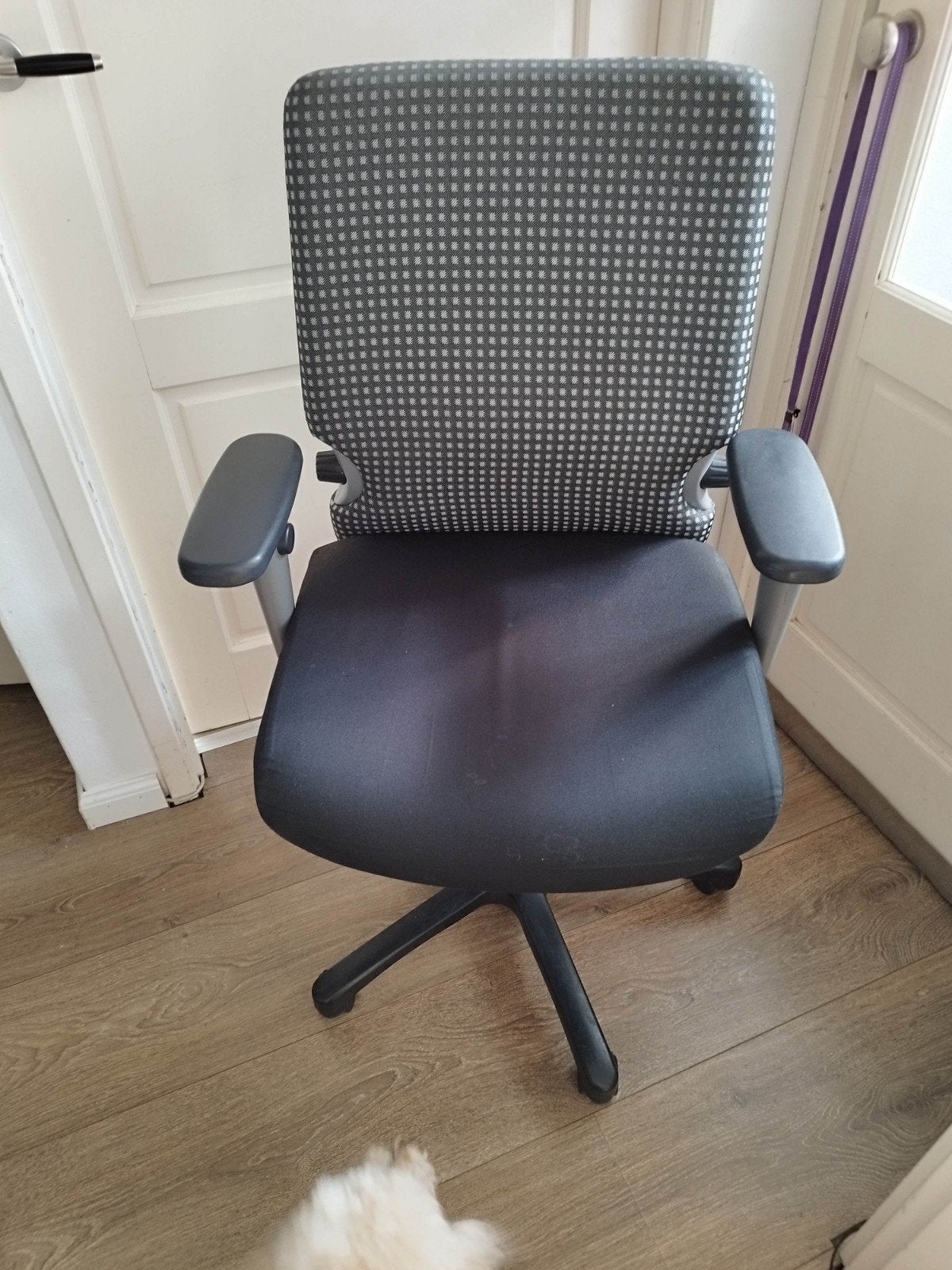ergonomic office chair, Ophalen, Zo goed als nieuw, Zwart