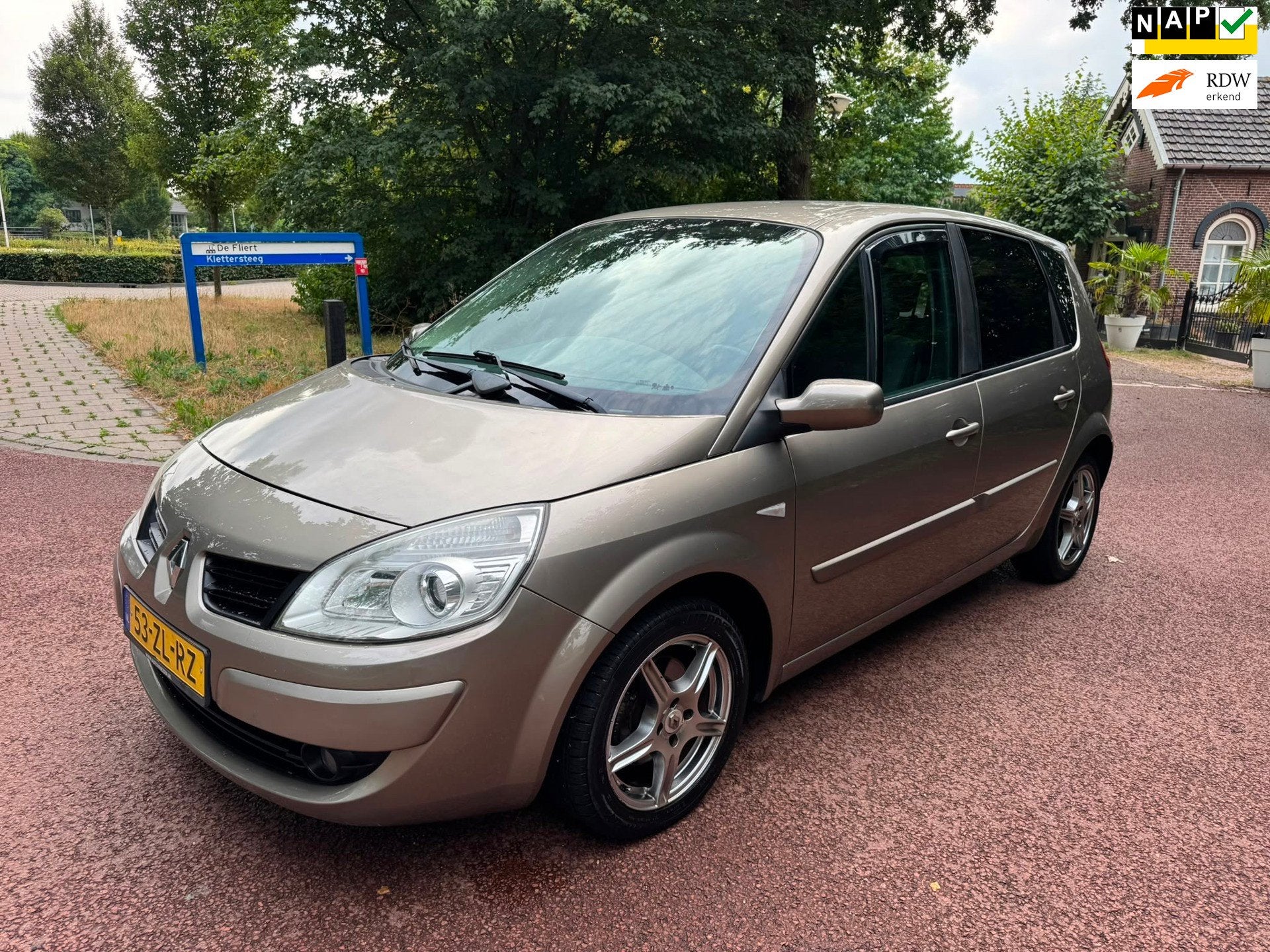 Renault Scénic 1.6-16V Business Line / Navi / Airco / NAP /, Auto's, 1295 kg, 4 cilinders, Beige, Origineel Nederlands