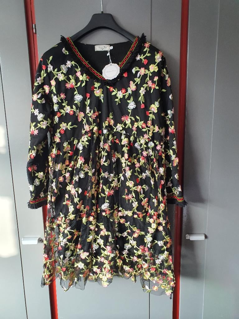 Zwart bloemen jurkje XXL | geborduurd boho chic, Kleding | Dames, Ophalen of Verzenden, Nieuw, Maat 46/48 (XL) of groter, Zwart