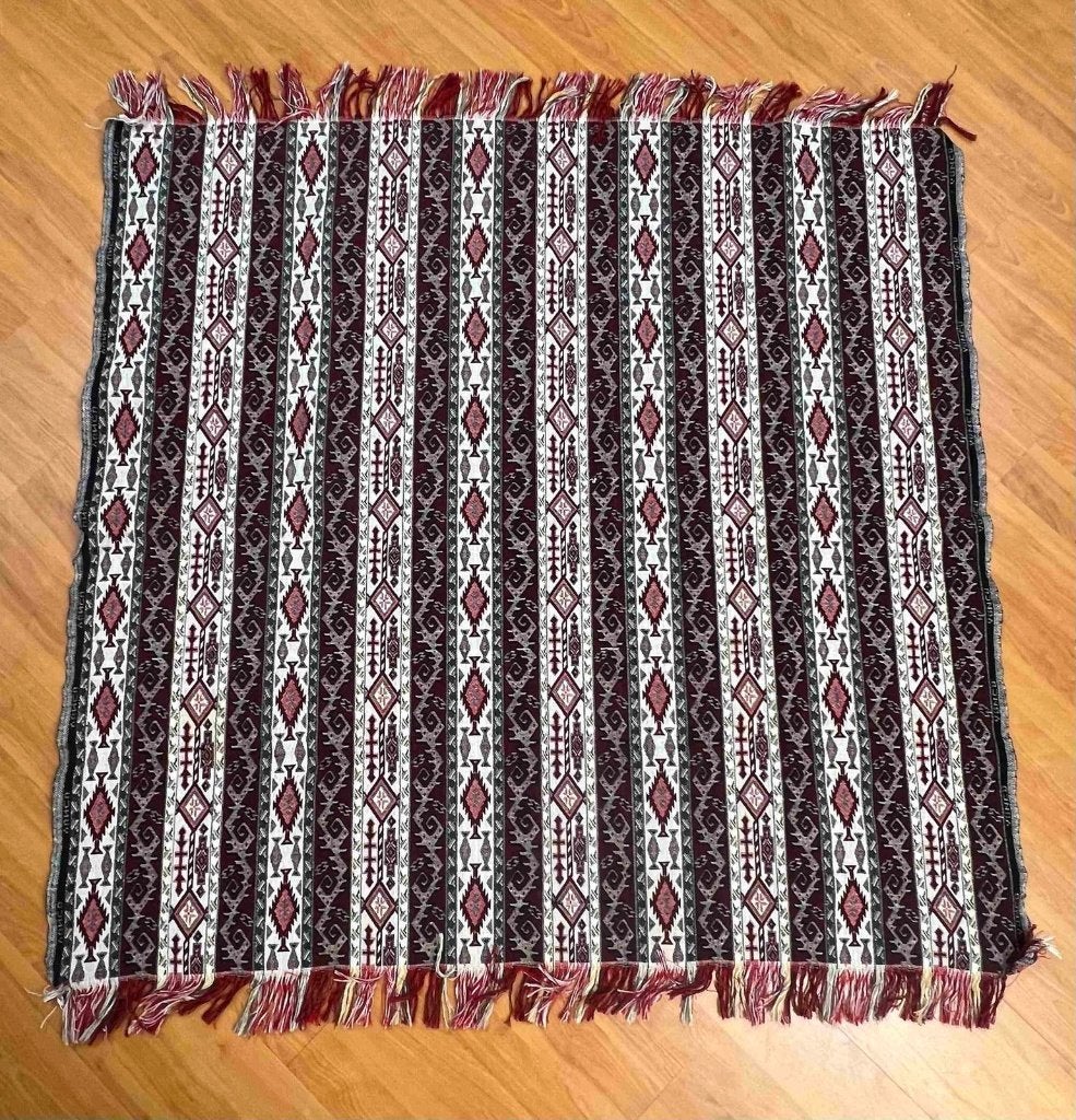 Kleed  bordeaux rood grijs tweezijdig franje 138/134 cm
