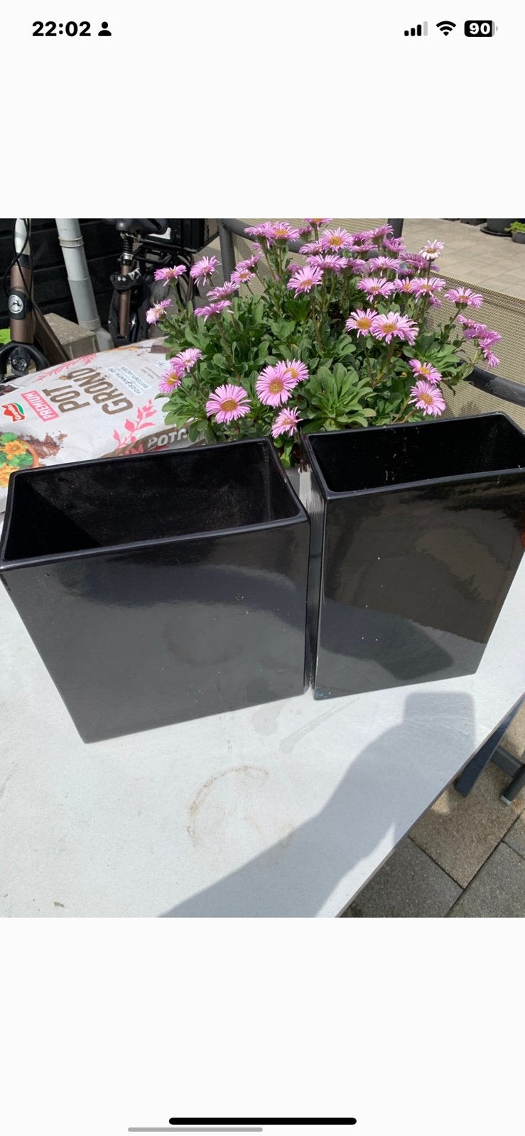 2 Bloempotten €10, Tuin en Terras, Ophalen, Rond, Zo goed als nieuw, Aardewerk