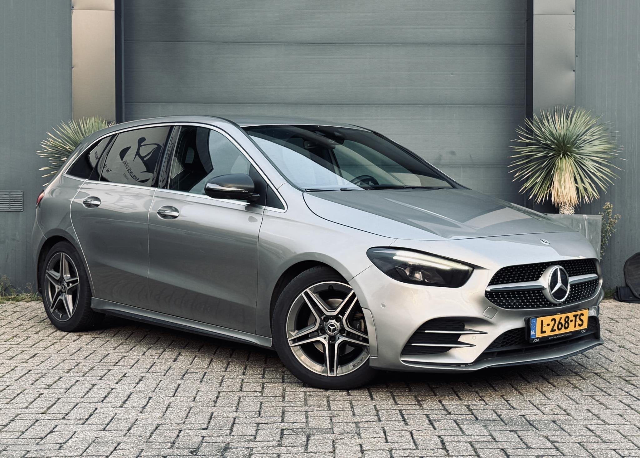 Mercedes-Benz B-klasse 180d Premium Plus, Auto's, Voorwielaandrijving, 730 kg, Gebruikt, Euro 6
