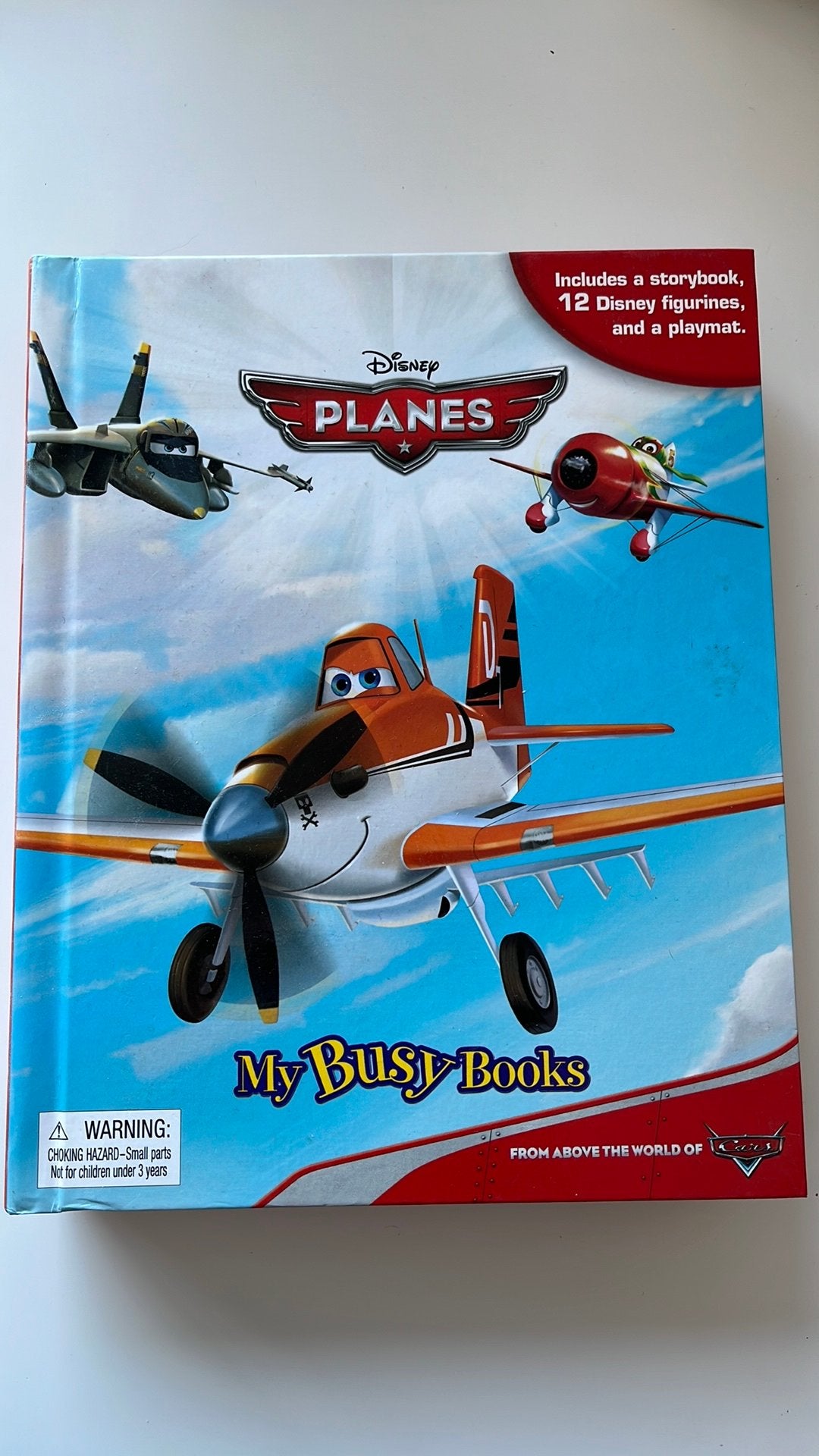 Disney Planes storybook met 12 figuren en speelmat, Ophalen of Verzenden, Overige figuren, Zo goed als nieuw, Beeldje of Figuurtje