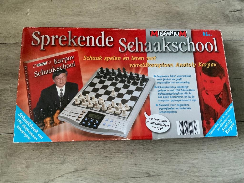 Millennium Sprekende Schaakschool - Schaakcomputer, Een of twee spelers, Ophalen of Verzenden, Zo goed als nieuw