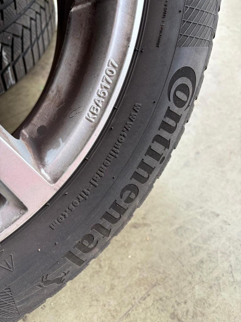 Continental Winterbanden op Velgen 215/55 R17, Ophalen, Gebruikt