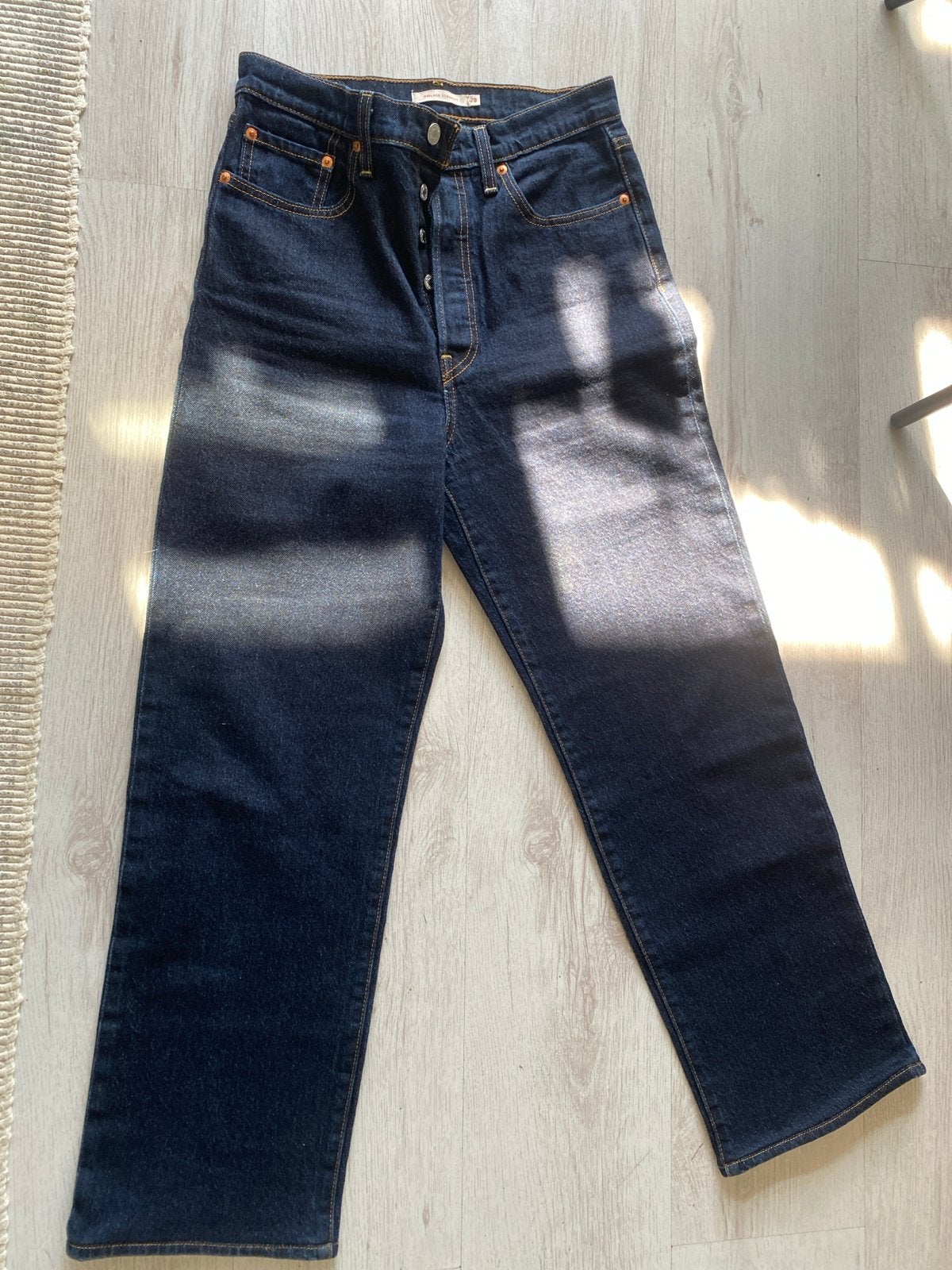 Levi's Ribcage Straight Jeans W28/L28 (afgekorte pijpen), Ophalen of Verzenden, Zo goed als nieuw, Blauw, W28 - W29 (confectie 36)