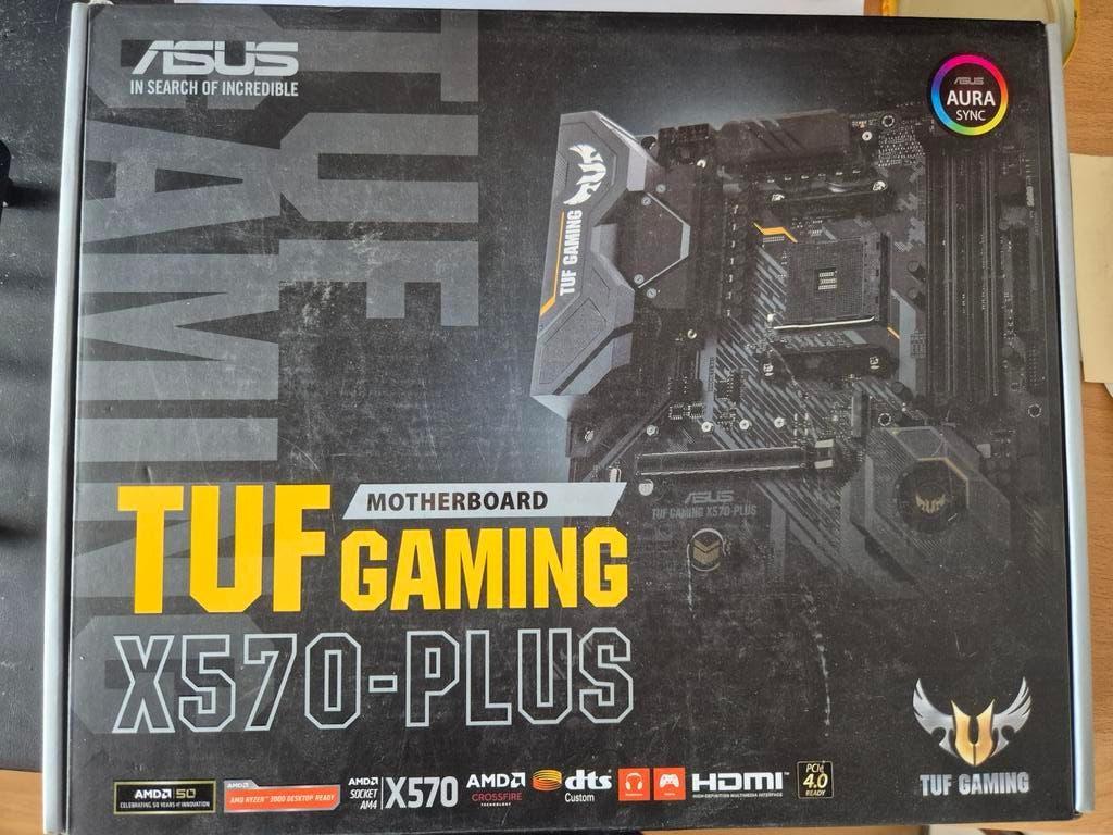 ASUS TUF Gaming X570-Plus Moederbord met zunig Ryzen 7 3700X, Computers en Software, Moederborden, DDR4, AM4, Ophalen of Verzenden