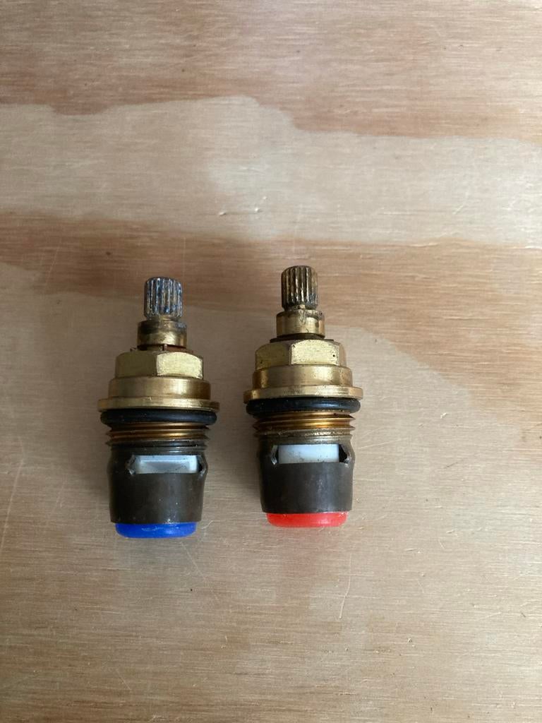 IKEA Kraan binnenwerk warm en koud, Doe-het-zelf en Verbouw, Ophalen of Verzenden, Gebruikt, Koper, Kraan
