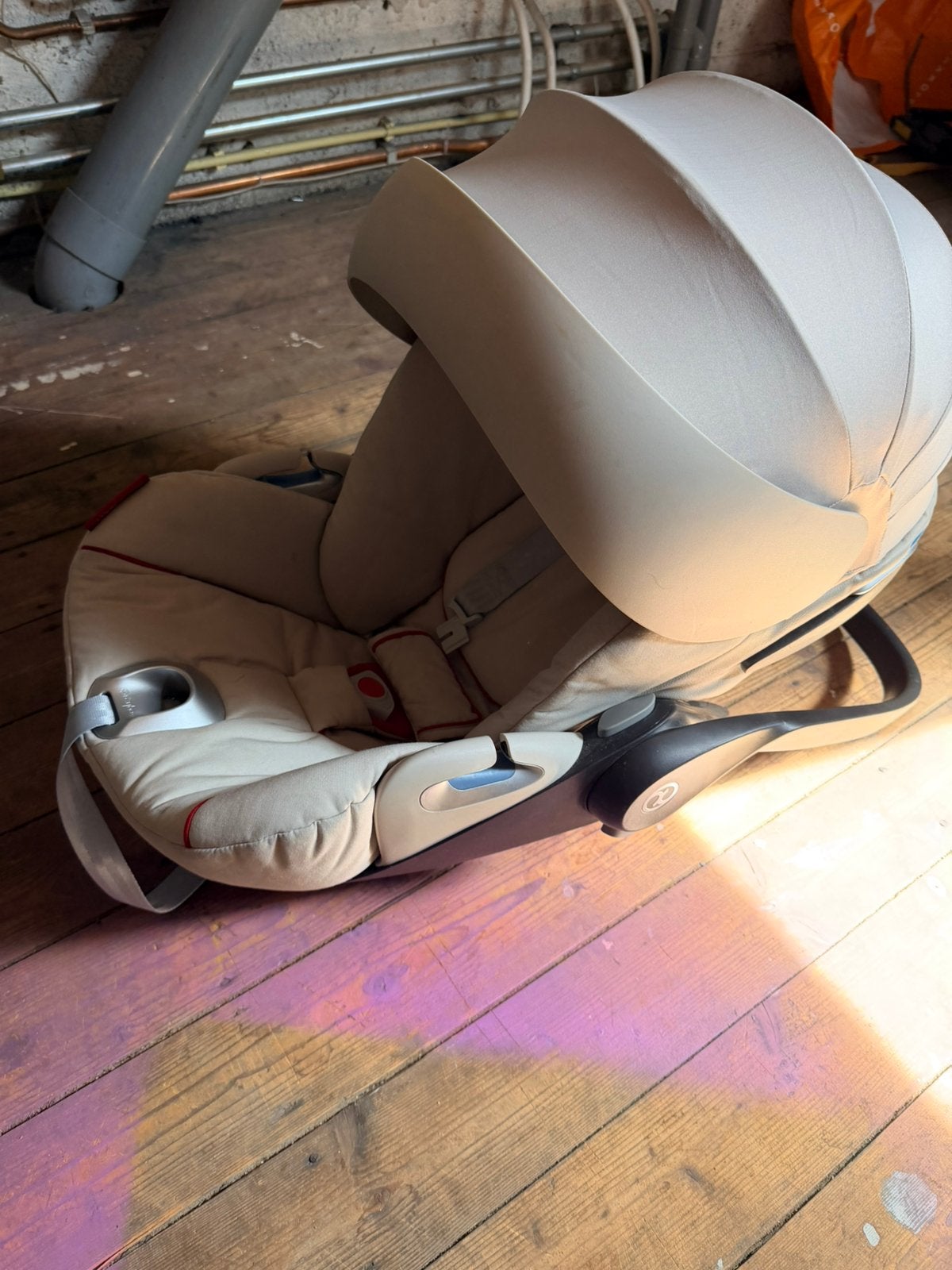 Limited edition Cybex cloud z ferrari maxicosi, Zo goed als nieuw, Isofix, 0 t/m 13 kg, Ophalen