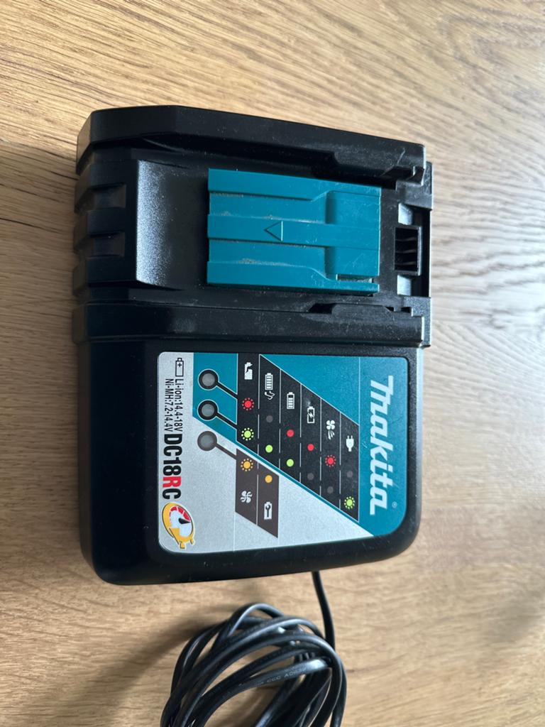 Makita DC18RC Snellader voor 14.4V-18V Li-ion accu's, Ophalen of Verzenden, Zo goed als nieuw