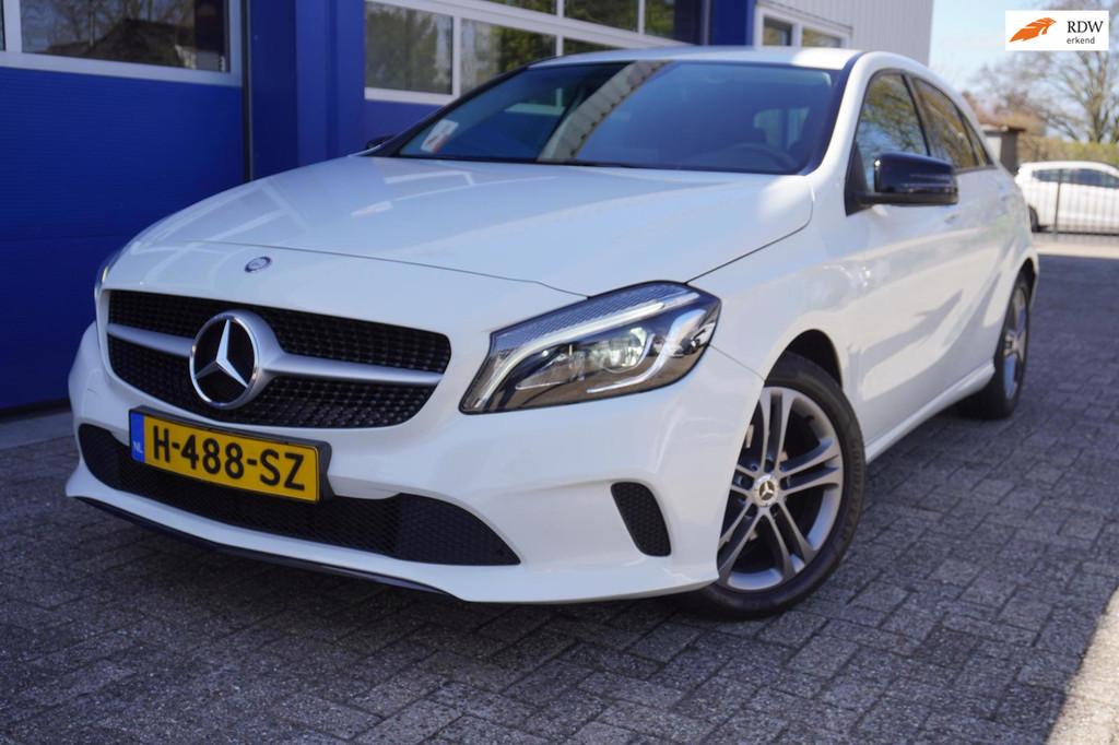 Mercedes-Benz A-klasse 180 BlueEFFICIENCY Business, Auto's, Voorwielaandrijving, Gebruikt, 4 cilinders, Lichtsensor