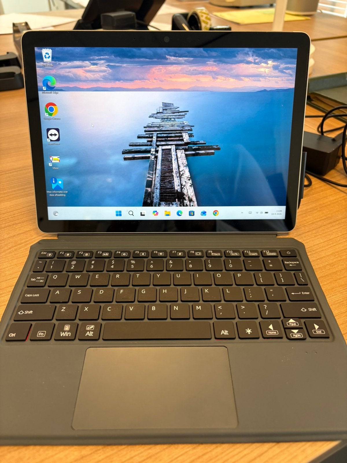 Microsoft Surface Go 3 met oplaadbaar toetsenbord, 10 inch, Surface Go 3, Ophalen of Verzenden, Zo goed als nieuw