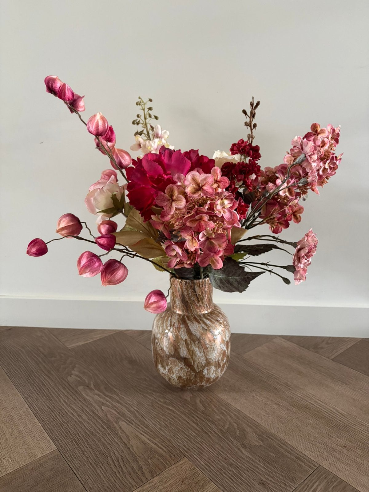 Mooi boeket kunstbloemen najaarskleuren in Fidrio vaas, Ophalen, Zo goed als nieuw