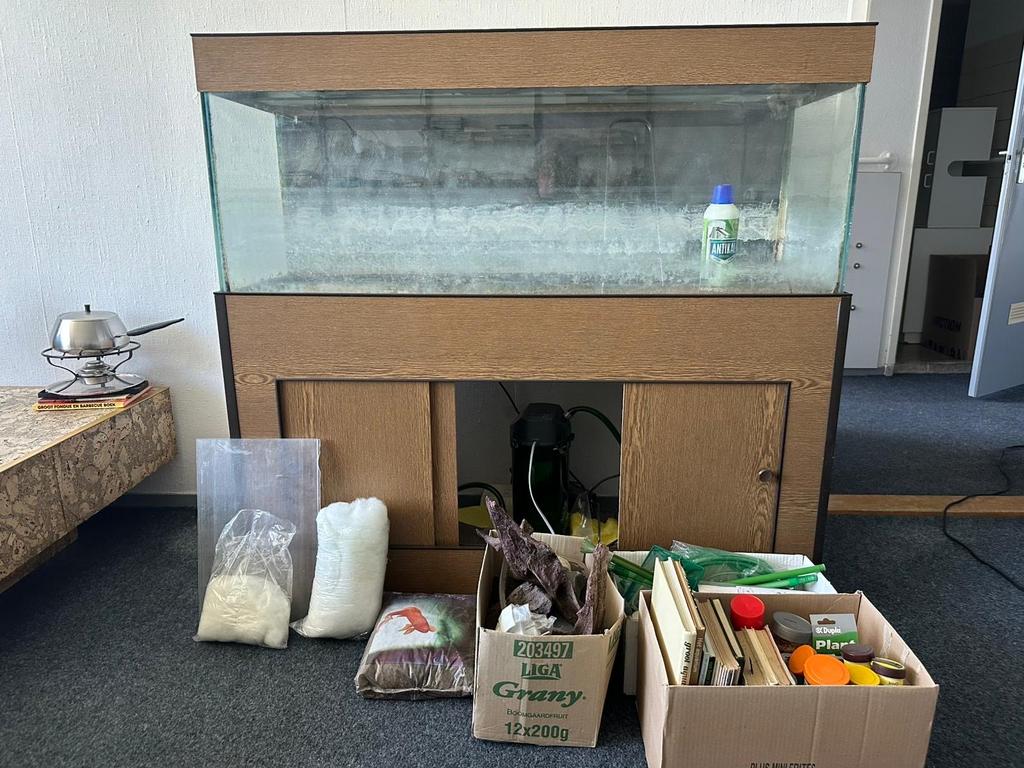 Groot Aquarium met toebehoren, Dieren en Toebehoren, Ophalen of Verzenden, Gebruikt, Leeg aquarium