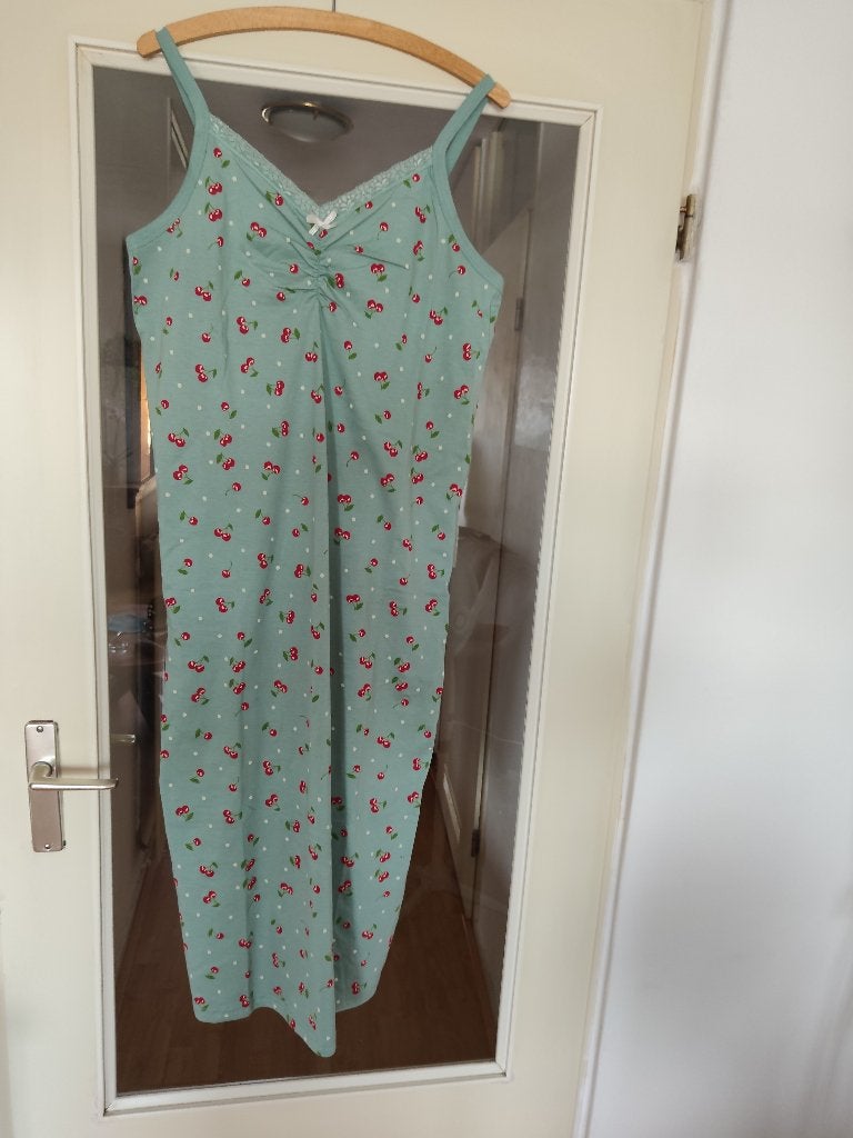 Leuke nachtjapon van Yours maat 42, Kleding | Dames, Pyjama's, Onbekend, Ophalen of Verzenden, Nieuw, Maat 42/44 (L)