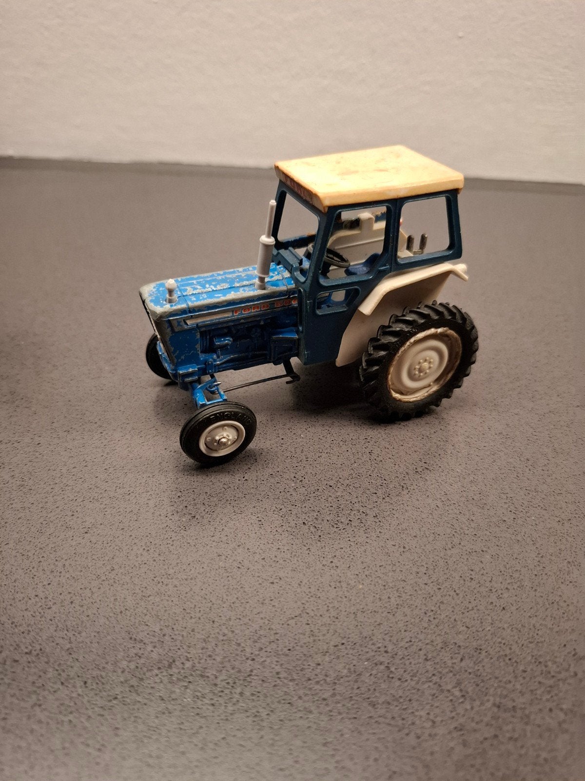 te koop britains ford 5000, Ophalen of Verzenden, Tractor of Landbouw, Britains