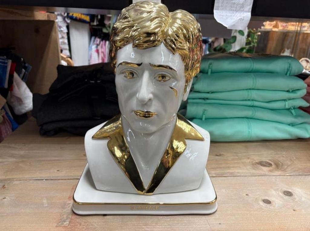 Scarface Tony Montana beeld - Porselein & 24kt bladgoud, Ophalen of Verzenden, Handgemaakt, 20 - 50 cm, Steen of Keramiek