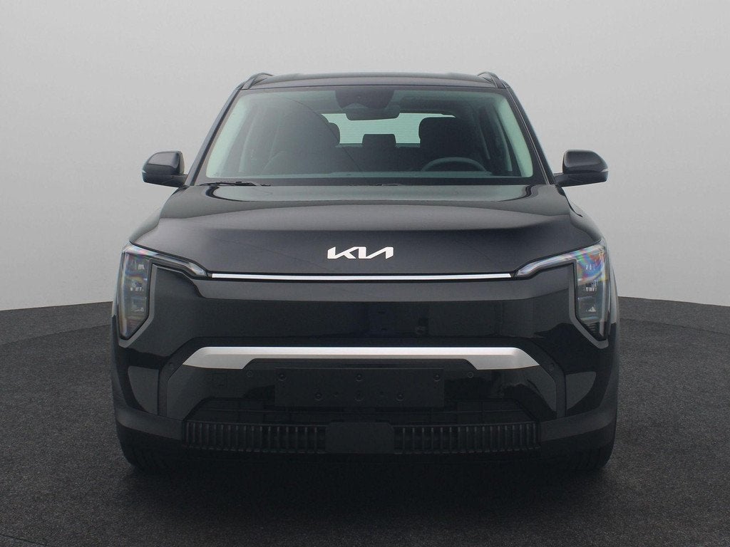 Kia EV3 Air 58.3 kWh | Nieuw te bestellen | Navi | Camera |, Auto's, Kia, EV3, Stof, 1700 kg, Zwart