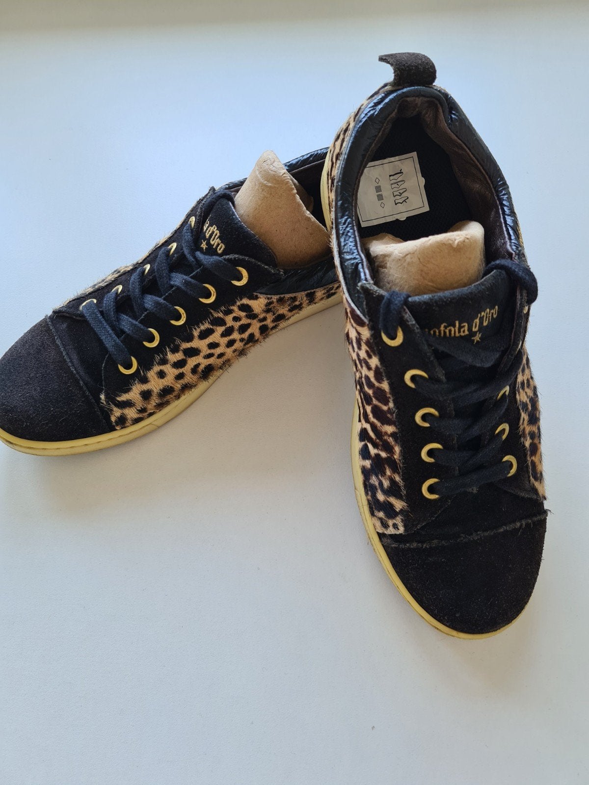 Leren zwart - tijgerprint sneackers  Pantofola D' Oro
Mt 39, Pantofola D' Oro, Zwart, Ophalen of Verzenden, Sneakers of Gympen