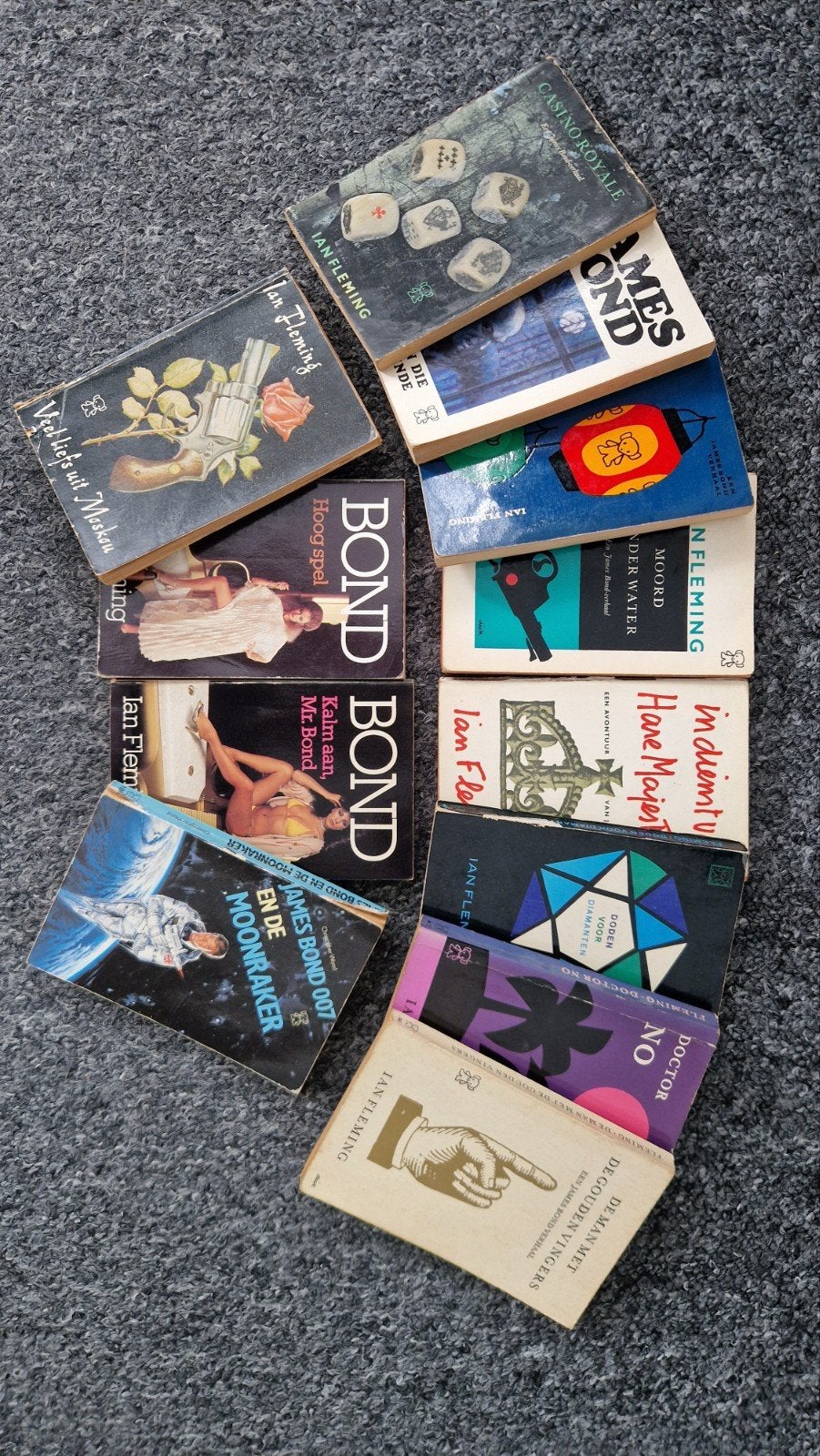Ian Fleming James Bond pocketboeken collectie, Ophalen of Verzenden, Gelezen, Ian Fleming, Nederland