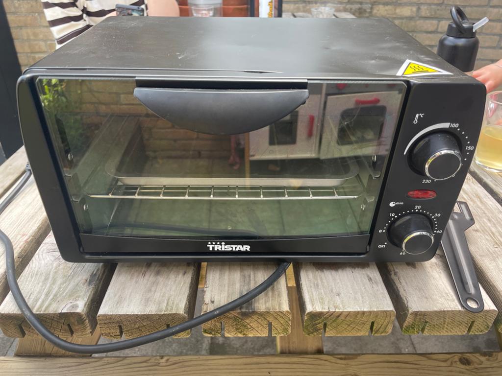 Camping Tristar mini-oven met lichte schade, werkt perfect, Caravans en Kamperen, Kampeeraccessoires, Ophalen, Gebruikt