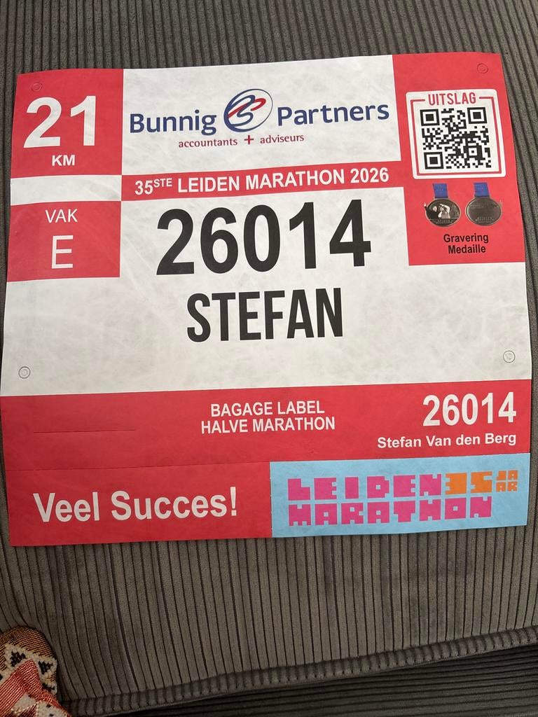 Marathon Leiden startbewijs en gravering medaille, Eén persoon