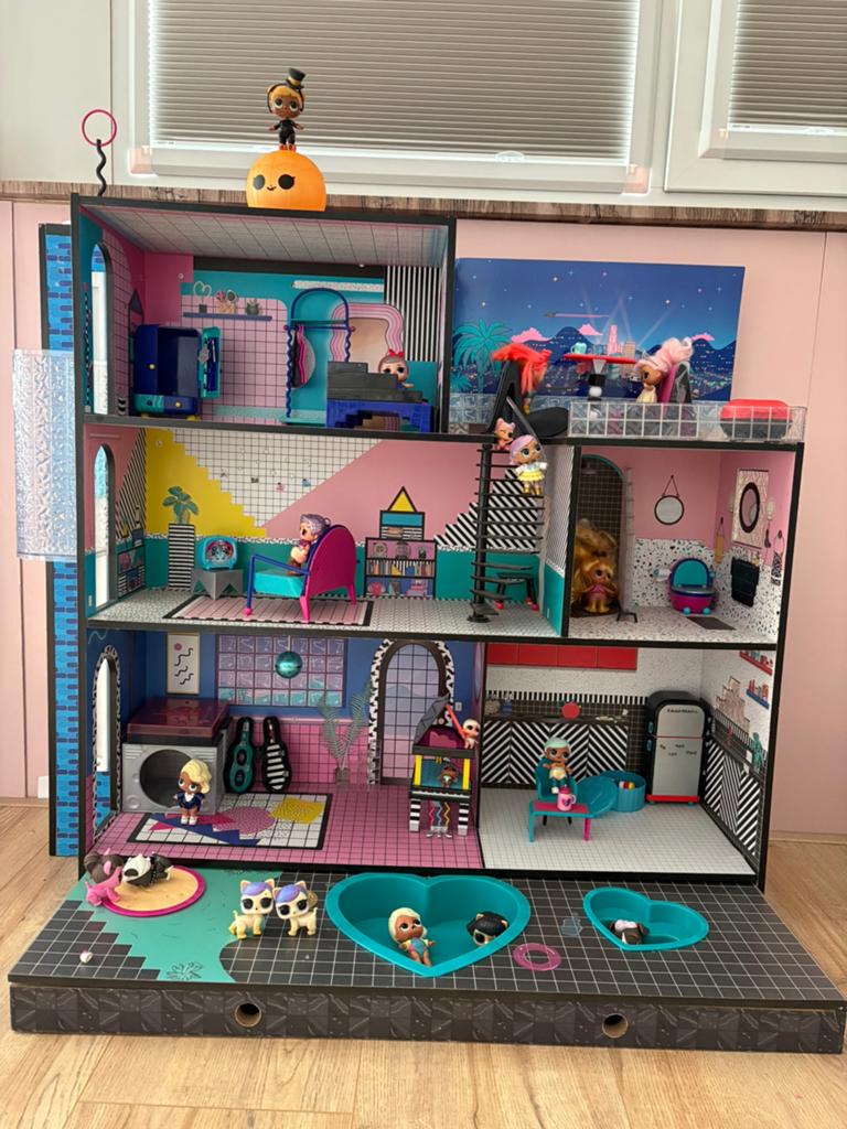 L.O.L poppenhuis, Ophalen, Zo goed als nieuw, Poppenhuis