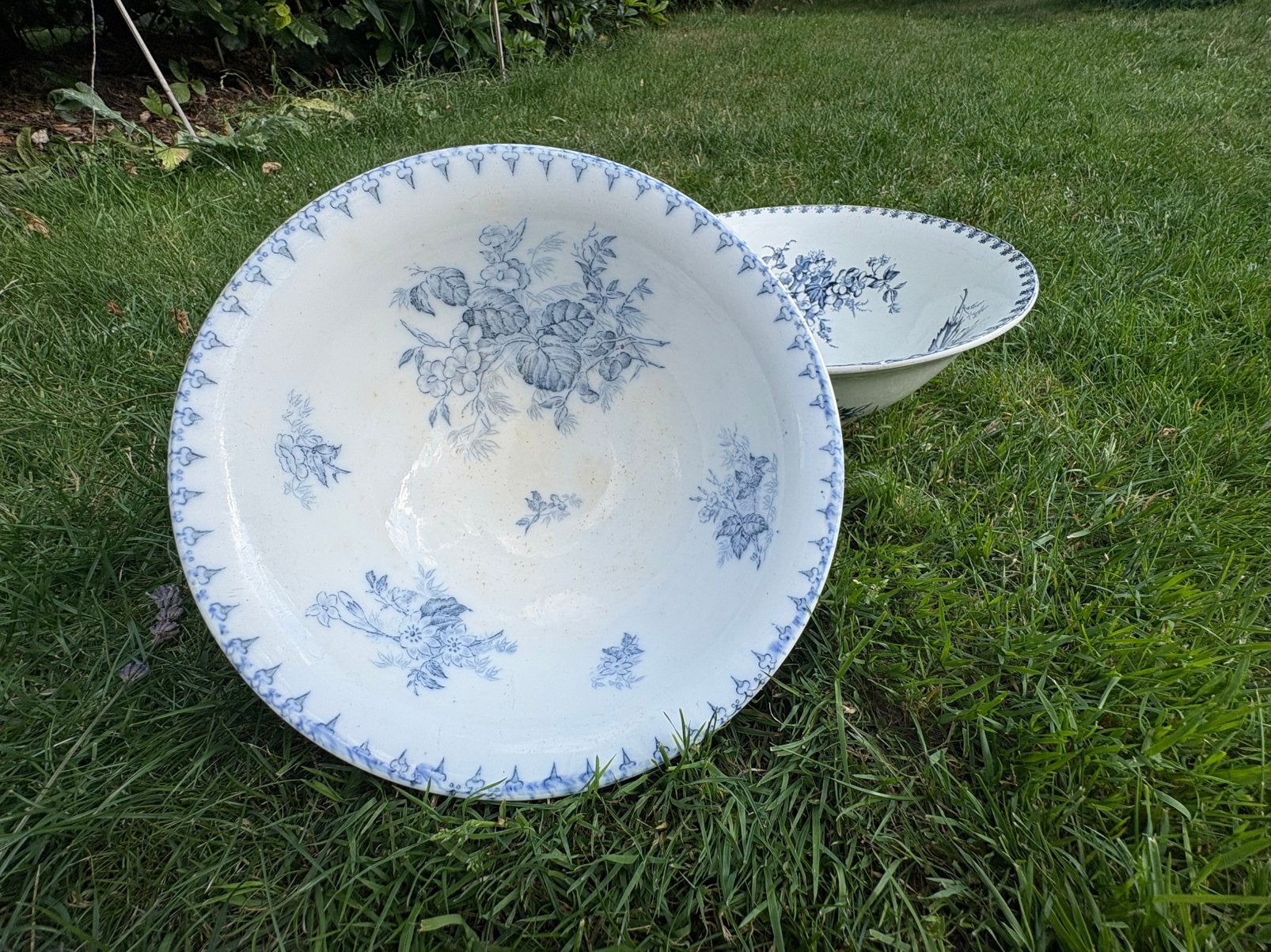 2 Antieke Franse Schalen Sarreguemines | Flore & Vega U&C, Antiek en Kunst, Antiek | Servies los, Ophalen