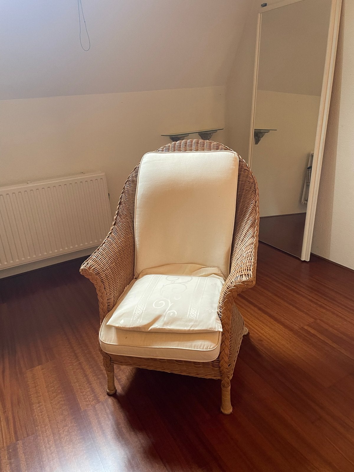 GRATIS! Rotan stoel met kussen, Ophalen, Gebruikt, Bruin, Riet of Rotan