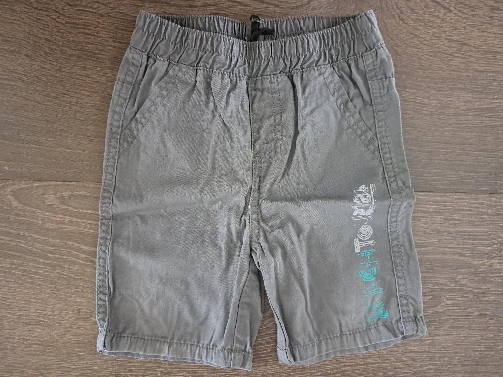 Jongens korte Broek  Zeeman  - 80  jusa17, Kinderen en Baby's, Babykleding | Maat 80, Zeeman, Broekje, Ophalen of Verzenden, Zo goed als nieuw