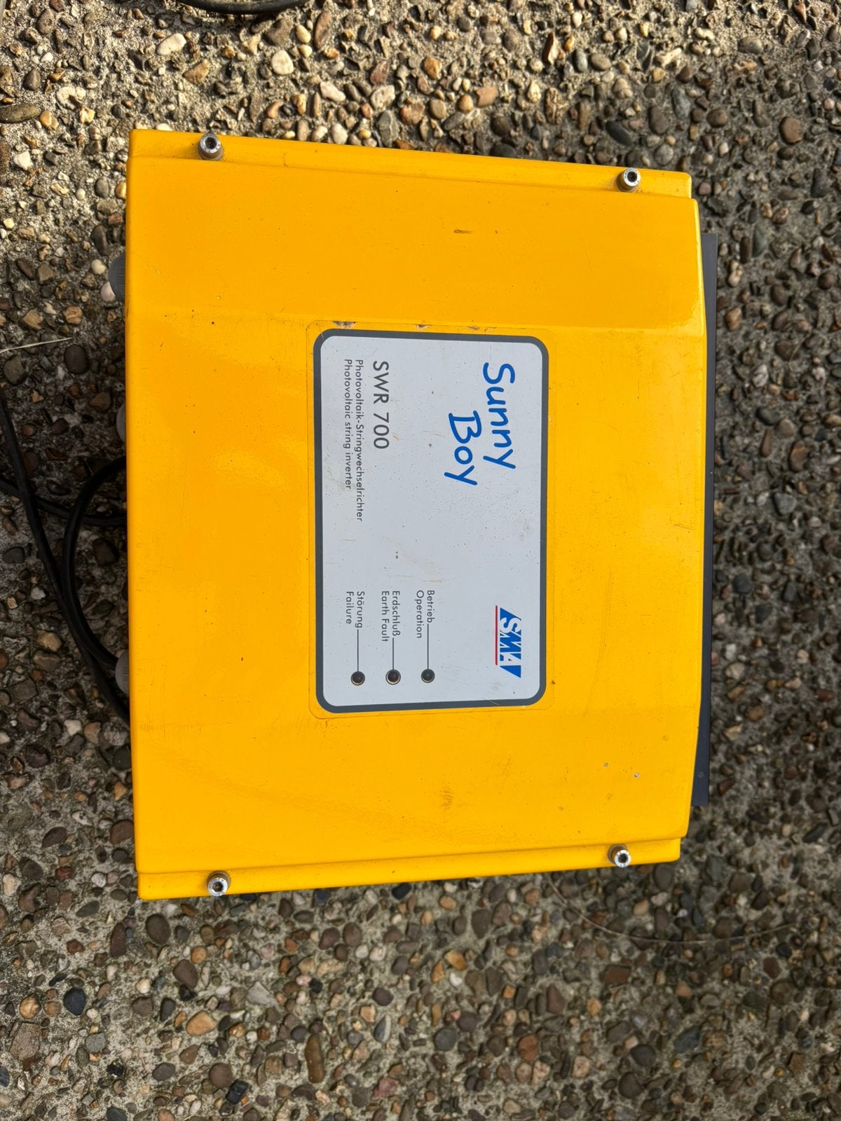 SMA Sunnyboy omvormer inclusief 8 zonnepanelen, Doe-het-zelf en Verbouw, Ophalen, Gebruikt, Compleet systeem, 200 wattpiek of meer