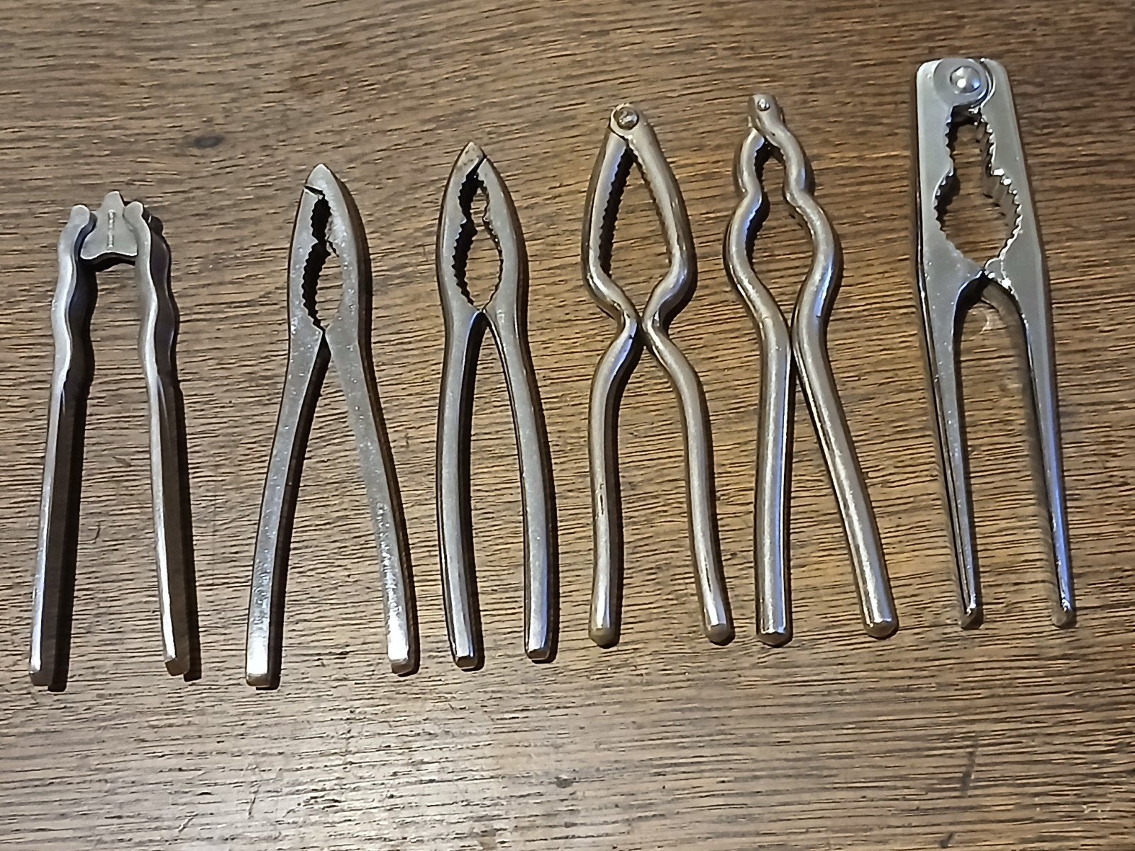 6 PRACHTIGE VINTAGE  NOTENKRAKERS HIER OVERBODIG., Ophalen of Verzenden