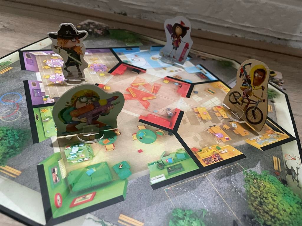 Zombie Kids Evolutie Coöperatief Bordspel - Zo goed als nieu, Hobby en Vrije tijd, Gezelschapsspellen | Bordspellen, Drie of vier spelers