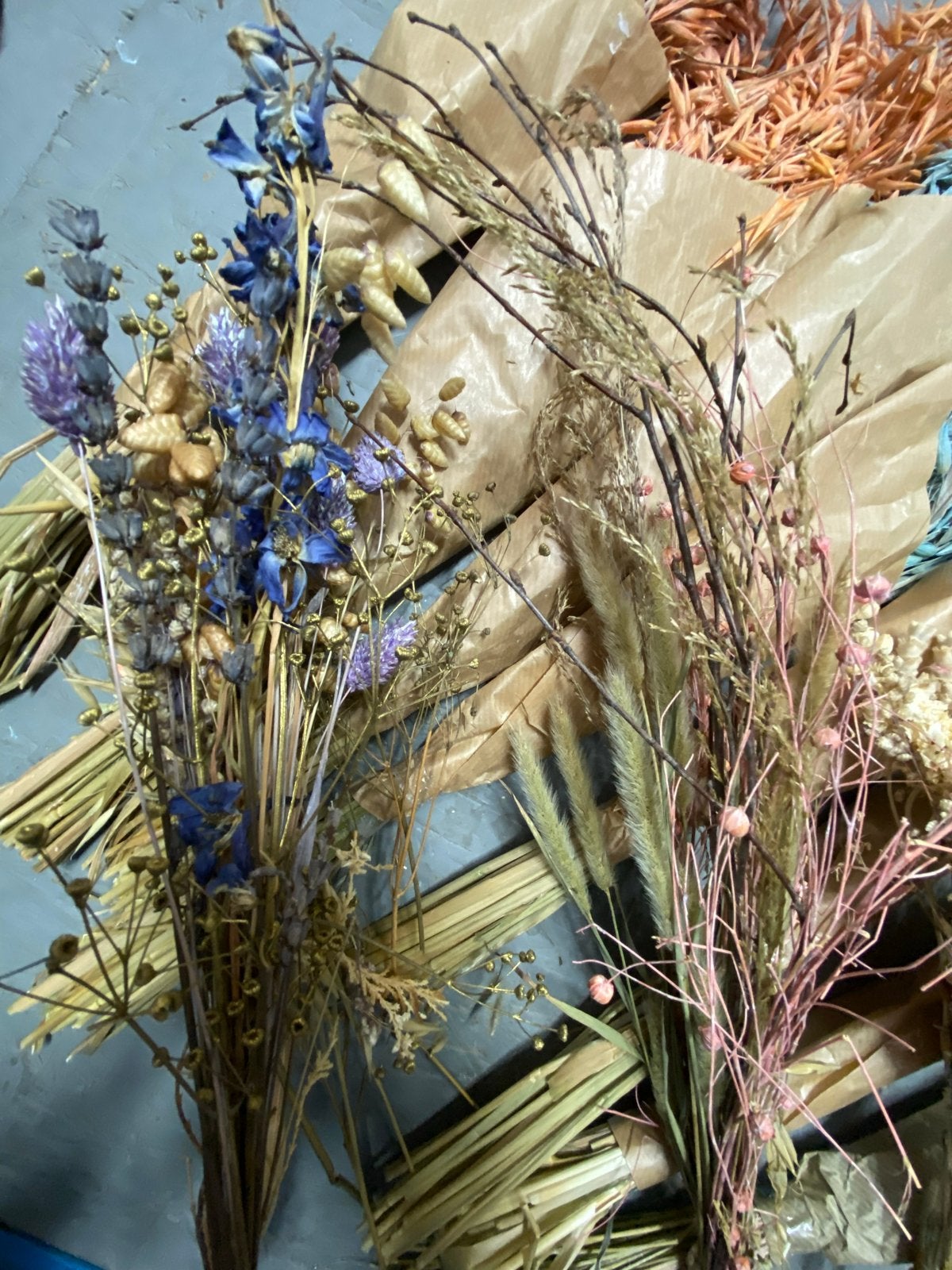 Partij droogbloemen - 11 bosjes in diverse kleuren, Huis en Inrichting, Woonaccessoires | Droogbloemen, Ophalen of Verzenden, Nieuw
