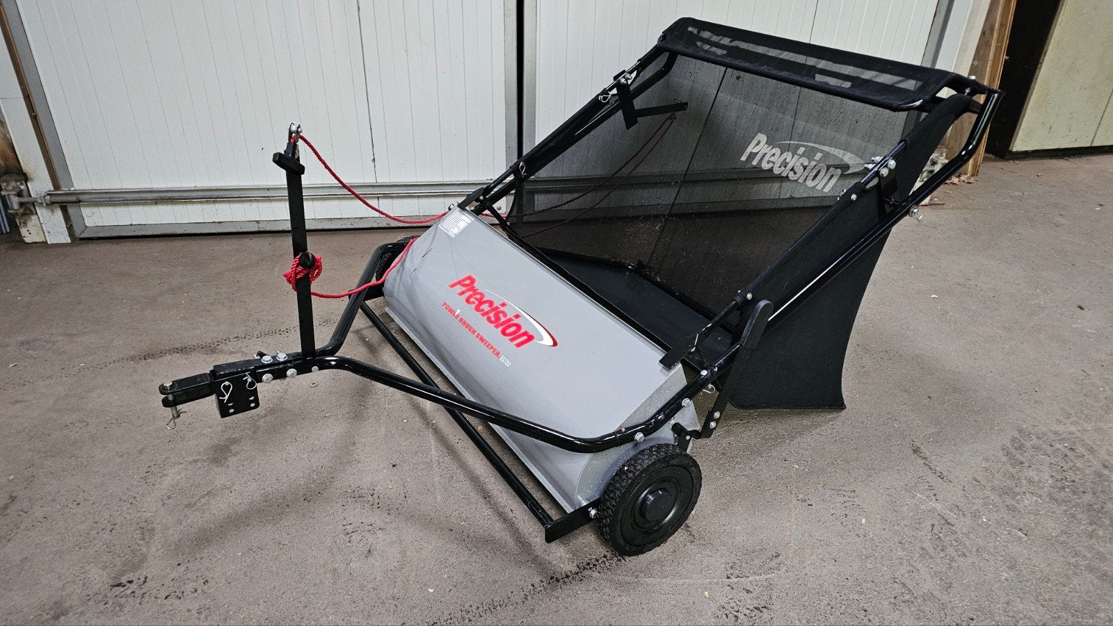 Elektrische bladveger/grasveger voor zitmaaier of quad., Ophalen, Precision, Zo goed als nieuw, Opvangbak