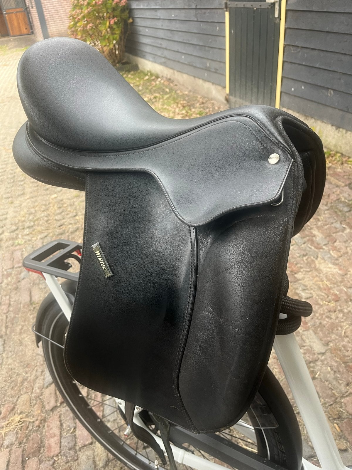 Wintec 15,5 inch dressuurzadel, leren singelstoten, XS (15.5 inch of kleiner), Dressuur, Wijd, Wintec