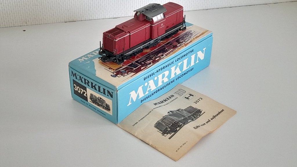 MARKLIN H0(3072)DIESELLOCOMOTIEF V100 BR 212 VAN DE DB(OVP), Hobby en Vrije tijd, Modeltreinen | H0, Wisselstroom, Locomotief
