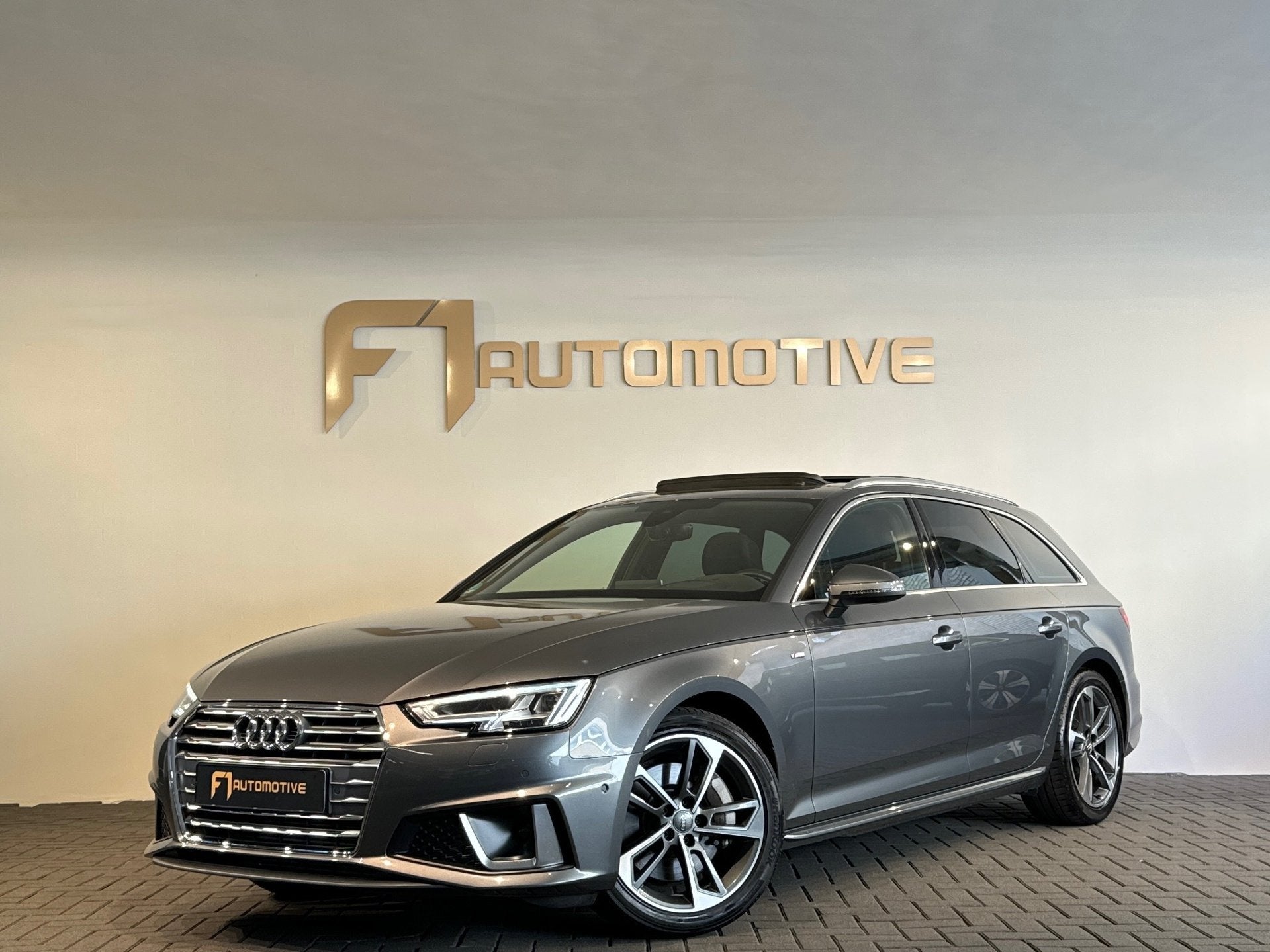 Audi A4 Avant 45 TFSI Design Pro Line, Gebruikt, Zwart, 4 cilinders, 1984 cc
