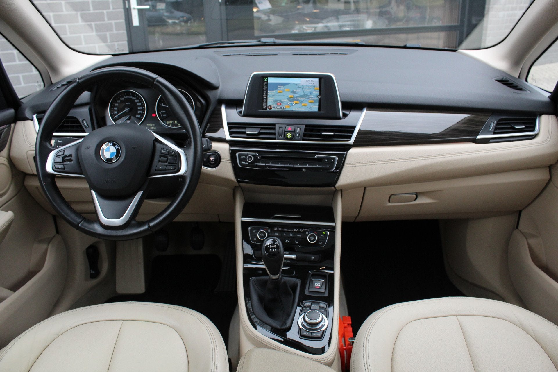 BMW 2 Serie Active Tourer 218i High Executive / Panoramadak, Auto's, BMW, Voorwielaandrijving, 136 pk, Gebruikt, Met garantie (alle)