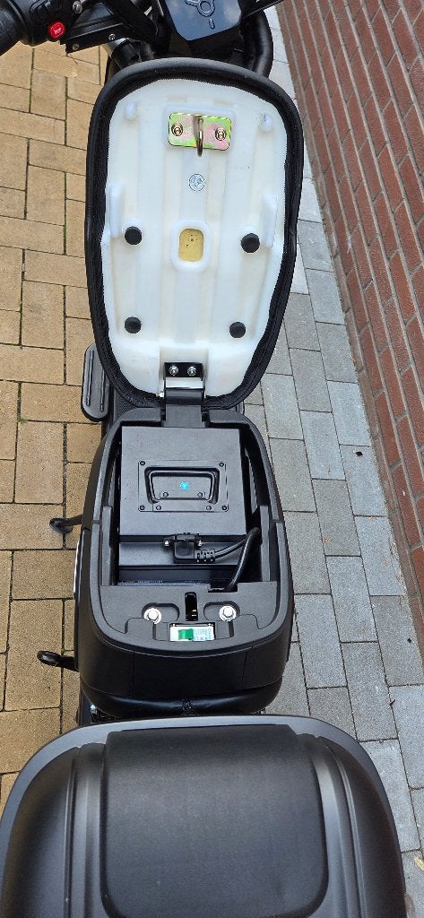 Foto 12 van IVA E-GO S2 Elektrische Scooter - Zo goed als nieuw