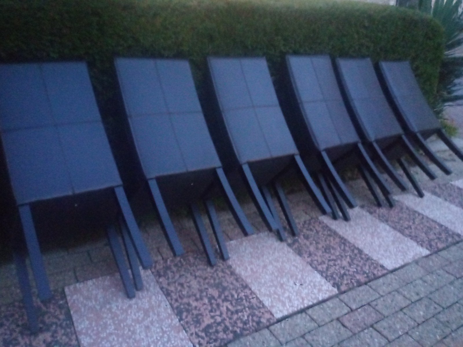 Gratis 6 leren stoelen .....tegenover kerkstraat 98, Tuin en Terras, Tuinstoelen, Ophalen of Verzenden, Gebruikt, Hout